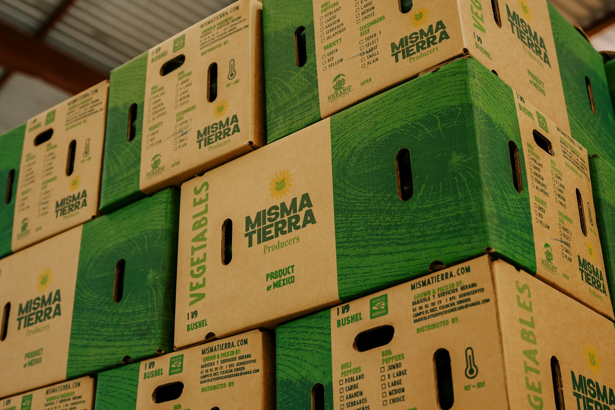 Cajas listas en el almacén