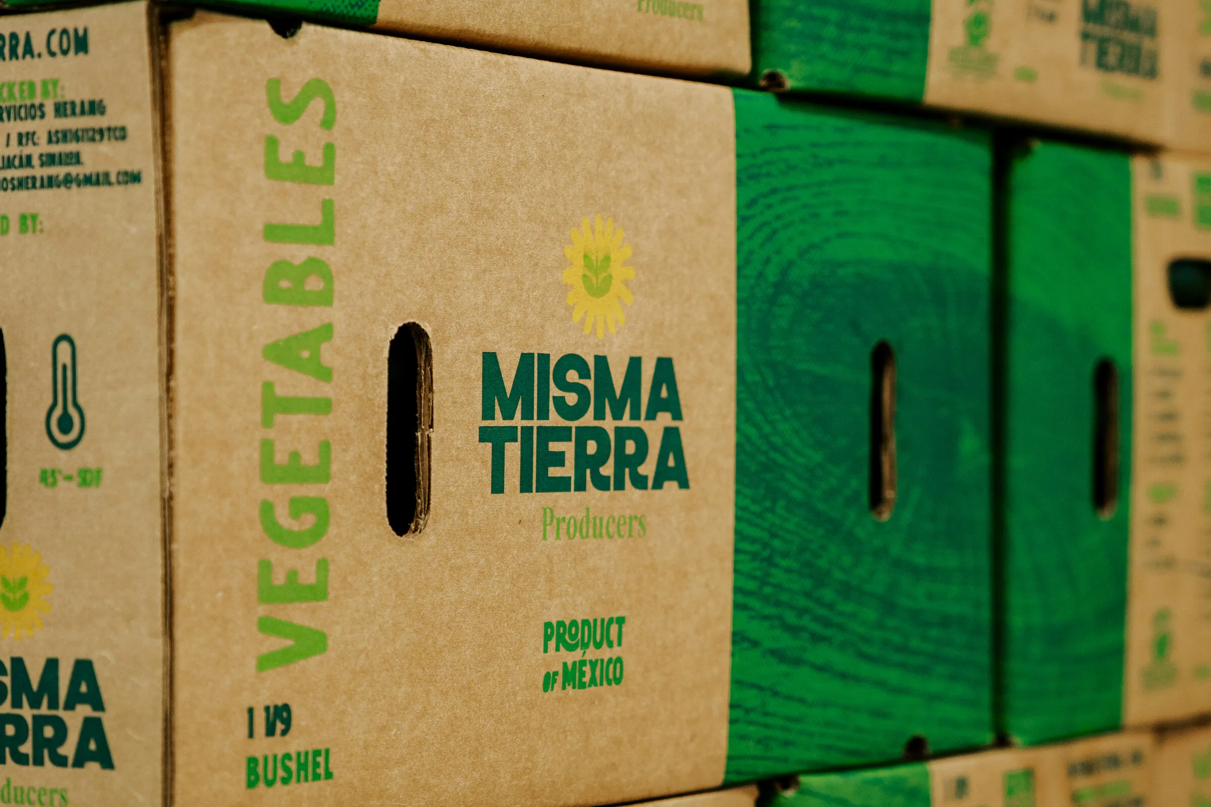 Marca Misma Tierra en el empaque
